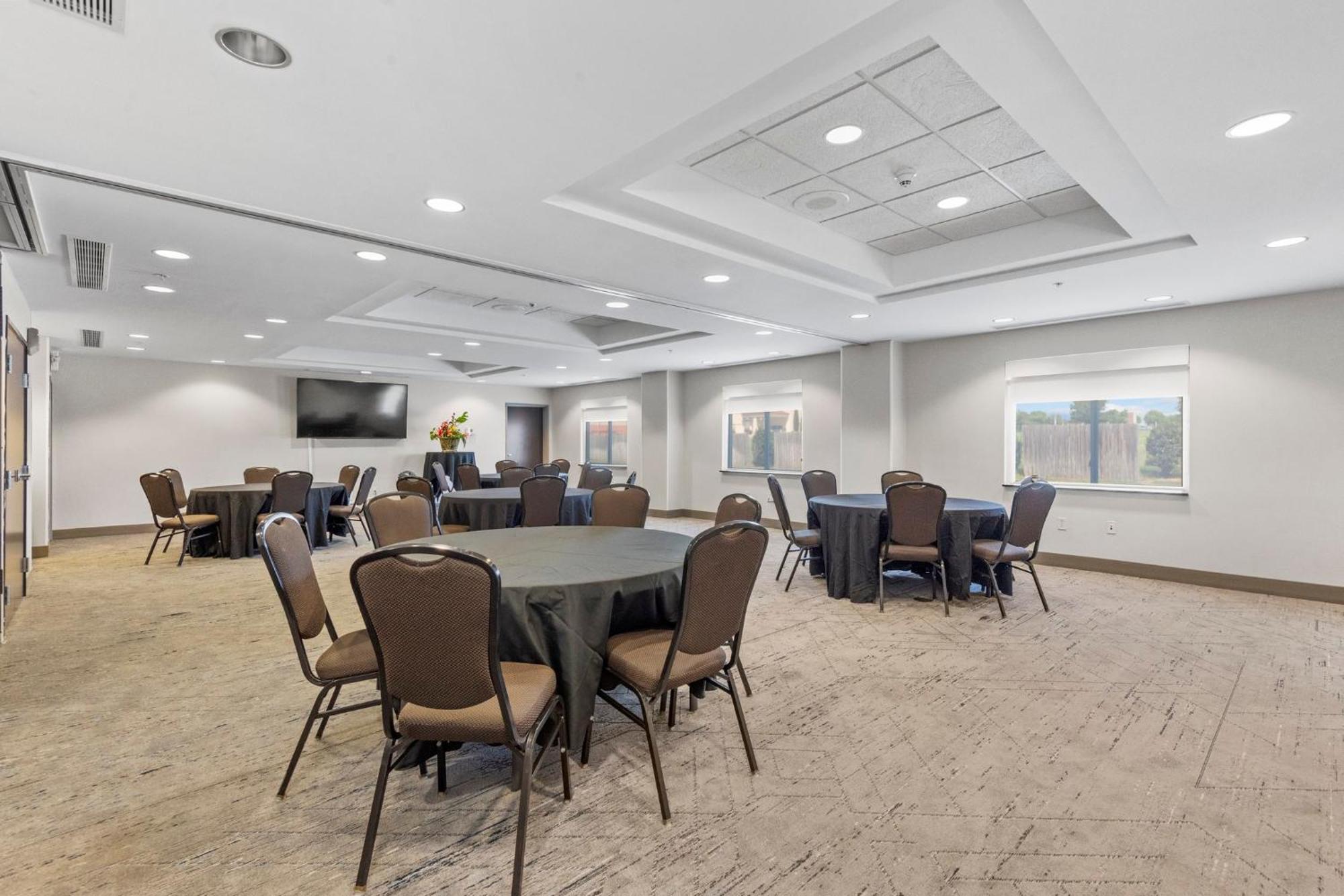 Holiday Inn Express Tulsa South Bixby By Ihg Jenks Exterior photo