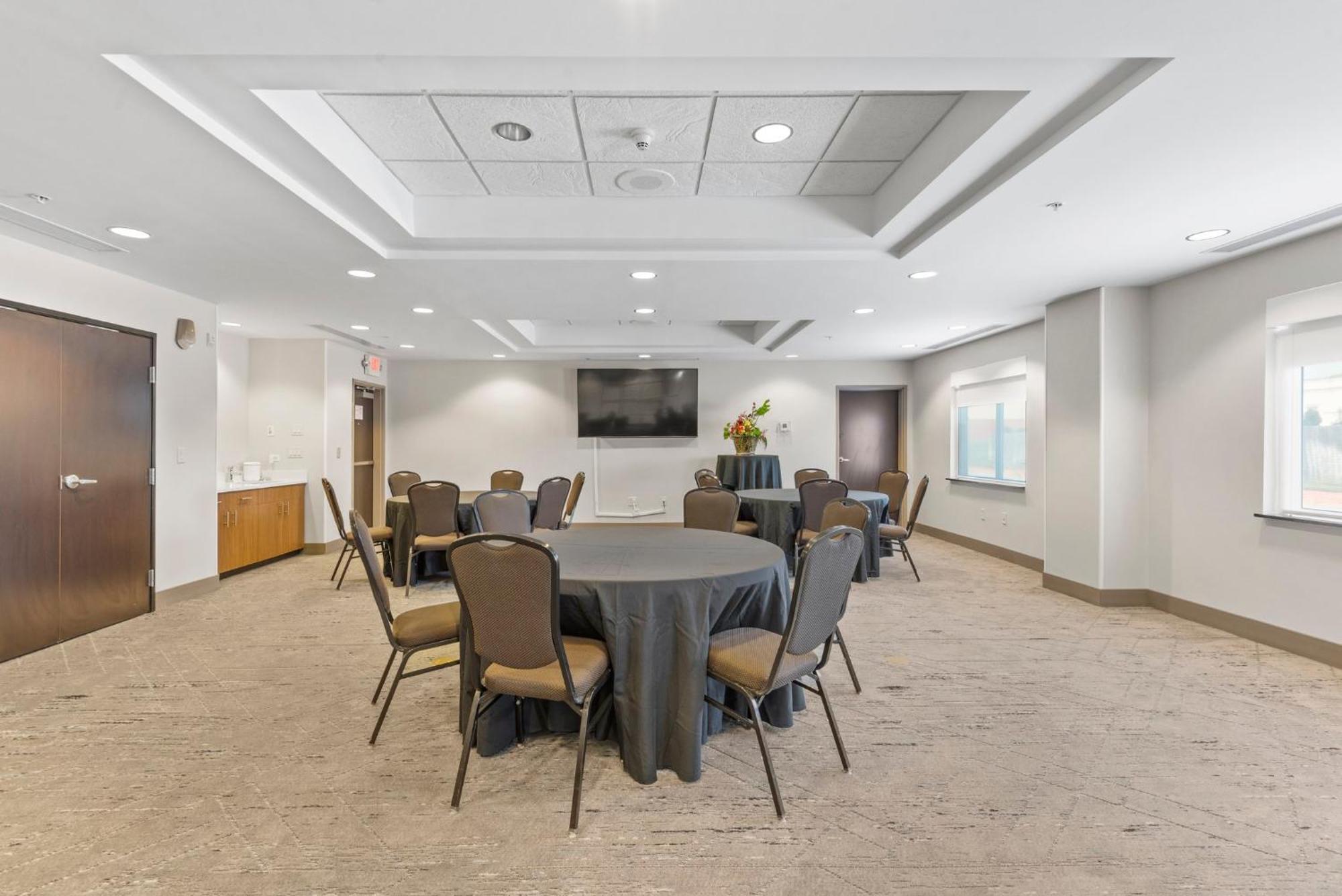 Holiday Inn Express Tulsa South Bixby By Ihg Jenks Exterior photo