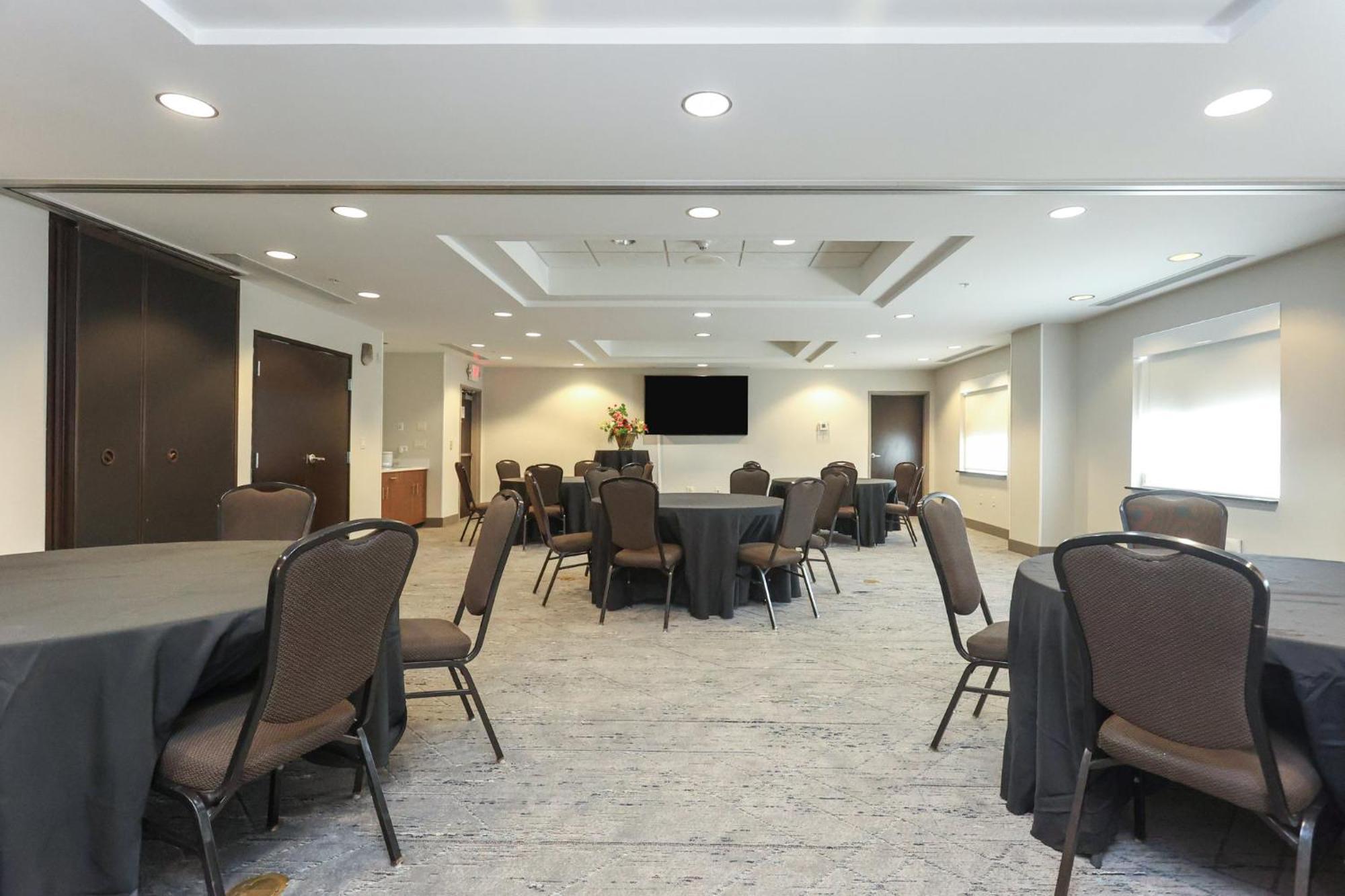 Holiday Inn Express Tulsa South Bixby By Ihg Jenks Exterior photo