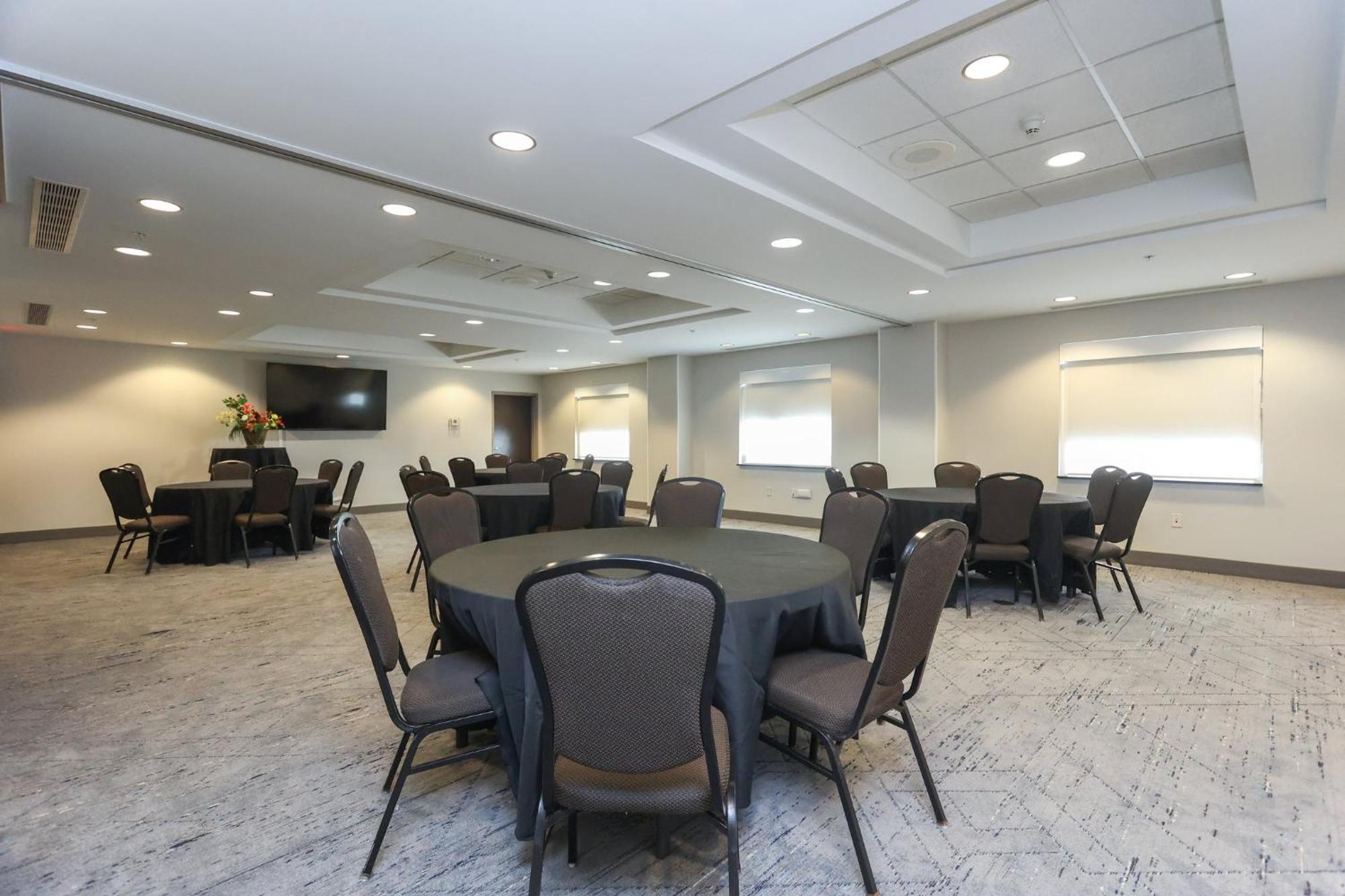 Holiday Inn Express Tulsa South Bixby By Ihg Jenks Exterior photo